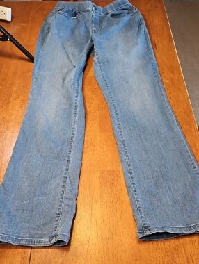 Belle By Kim Gravel Classic Light Blue Denim Jeans Size 6